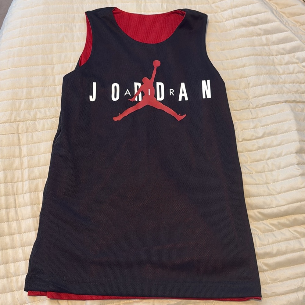 Jordan reversable basketball mesh jersey boys medium